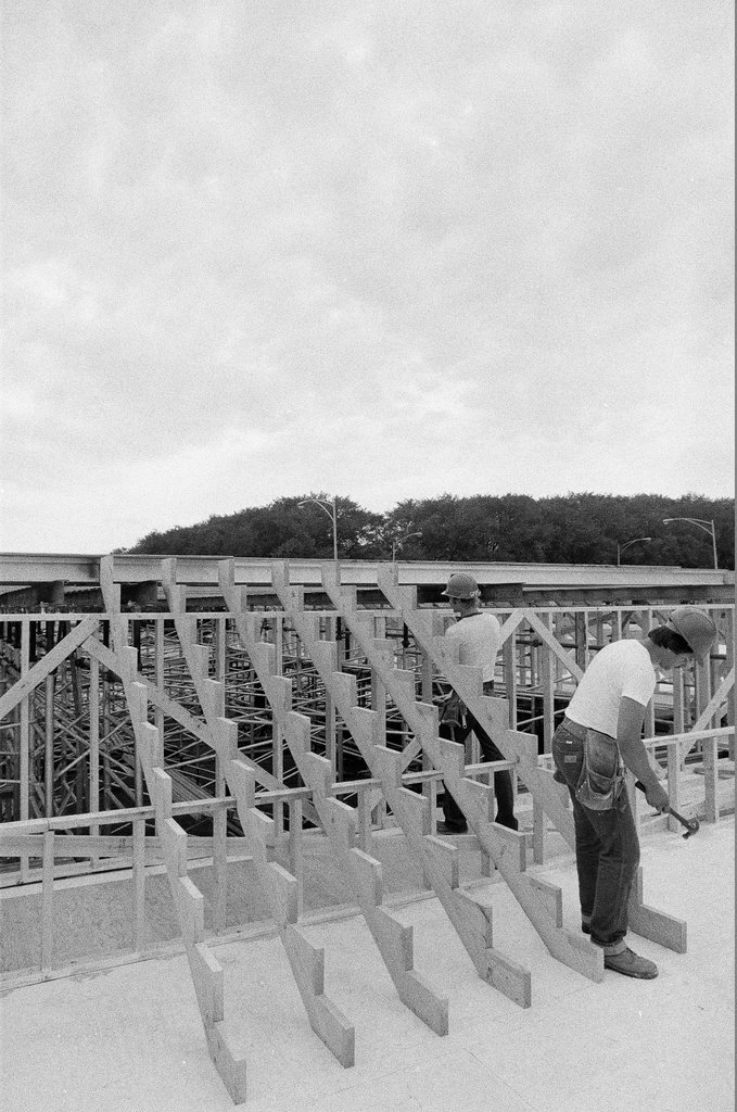 Workers building altar for Pope John Paul II in Grant Park - Richard Derk for Chicago Sun-Times