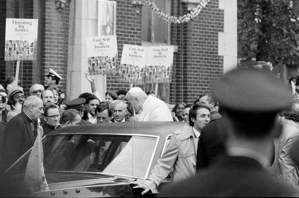 Pope John Paul II visits Chicago - Bob (Robert) Black for Chicago Sun-Times