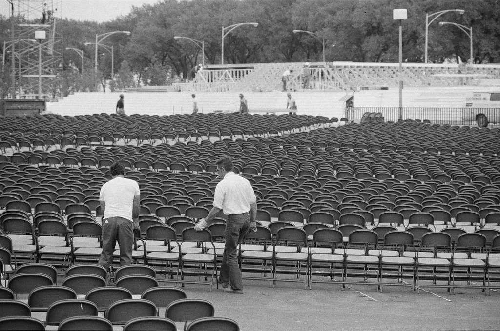 Workers building altar for Pope John Paul II in Grant Park - Richard Derk for Chicago Sun-Times