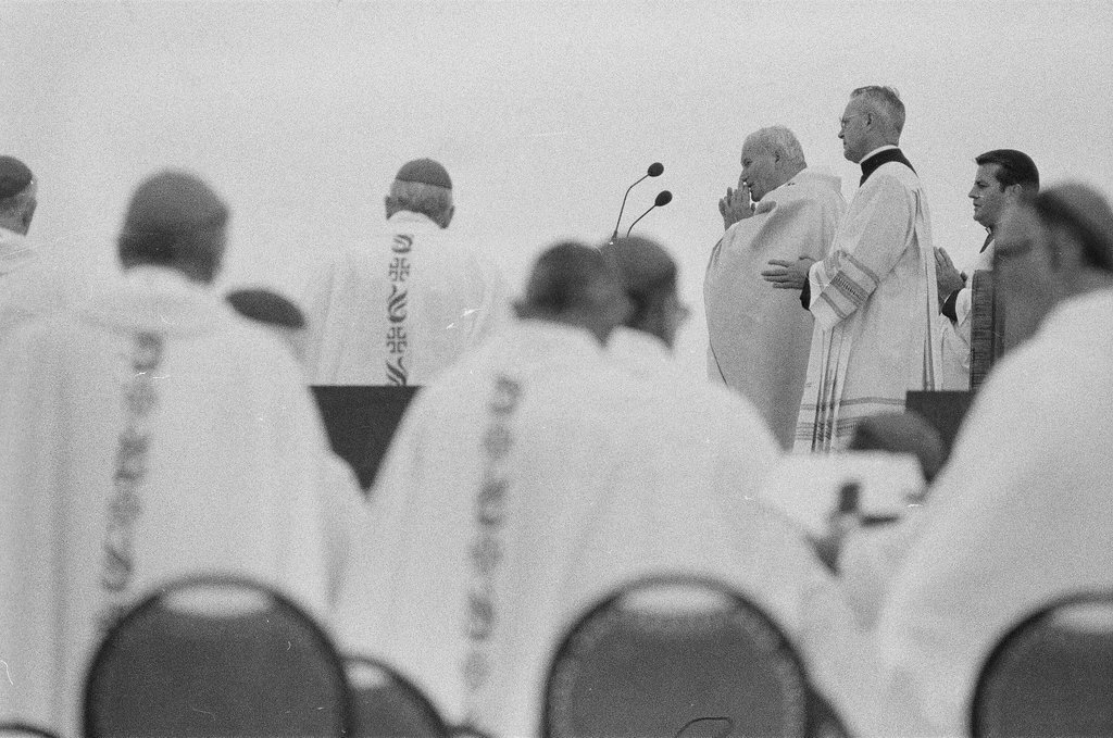 Pope John Paul II visits Chicago - Bob (Robert) Black for Chicago Sun-Times