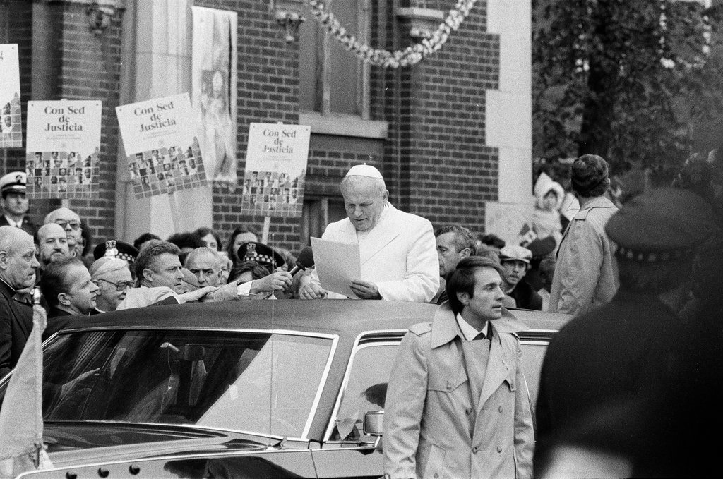 Pope John Paul II visits Chicago - Bob (Robert) Black for Chicago Sun-Times