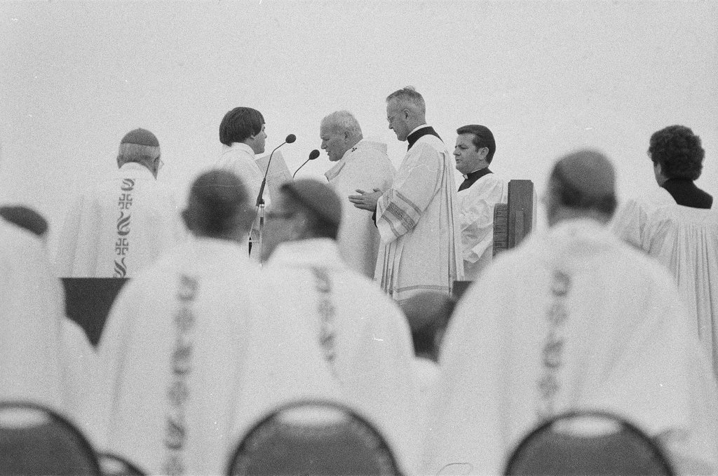 Pope John Paul II visits Chicago - Bob (Robert) Black for Chicago Sun-Times