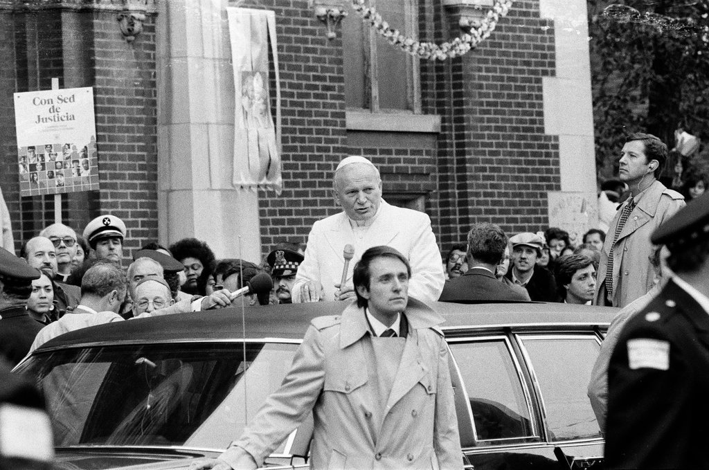 Pope John Paul II visits Chicago - Bob (Robert) Black for Chicago Sun-Times