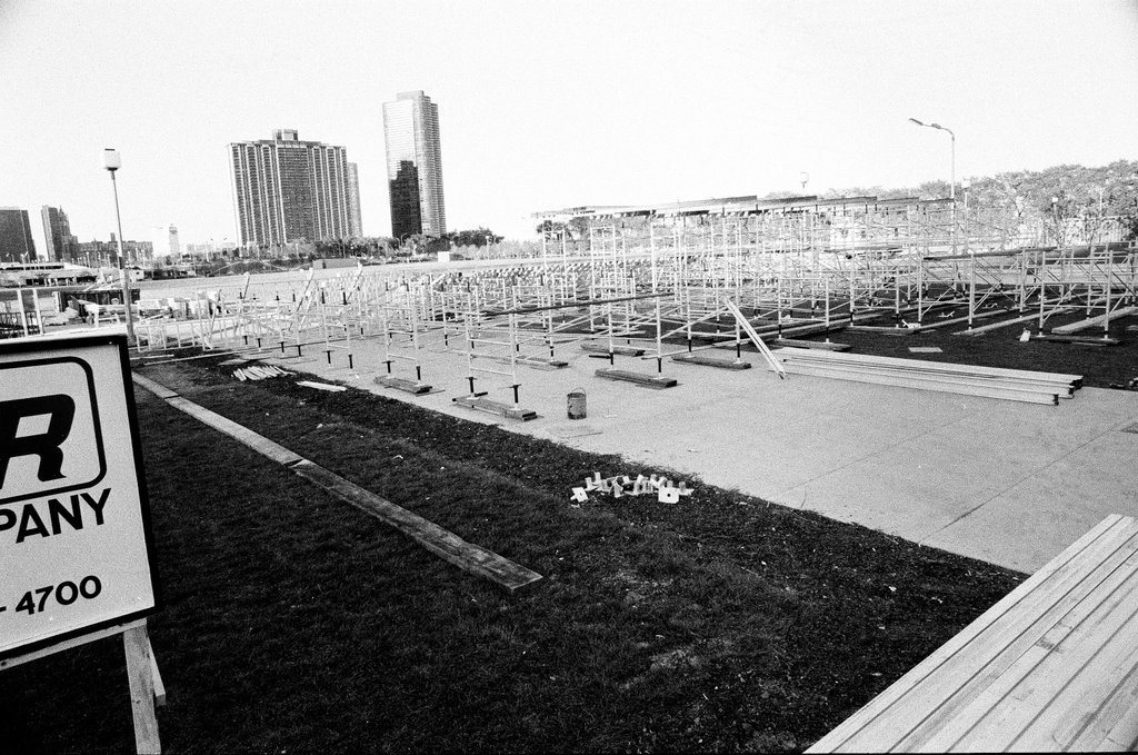 Papal altar construction for Pope's mass in Grant Park - Jack Lenahan for Chicago Sun-Times