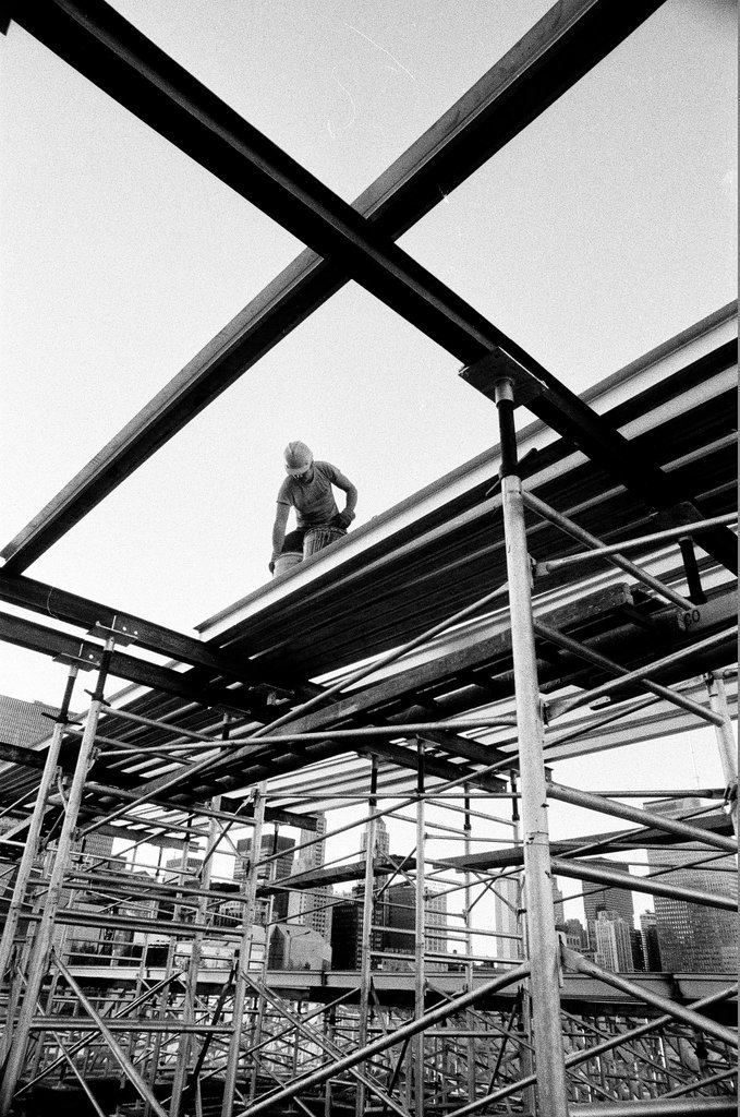 Papal altar construction for Pope's mass in Grant Park - Jack Lenahan for Chicago Sun-Times