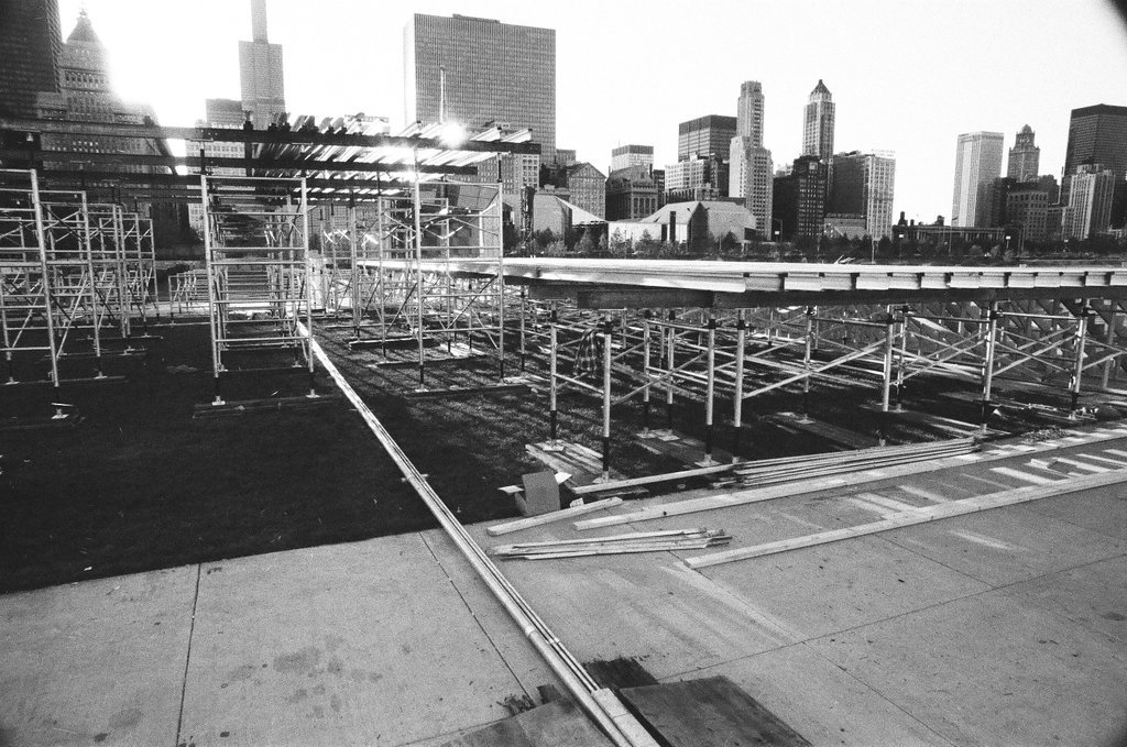 Papal altar construction for Pope's mass in Grant Park - Jack Lenahan for Chicago Sun-Times