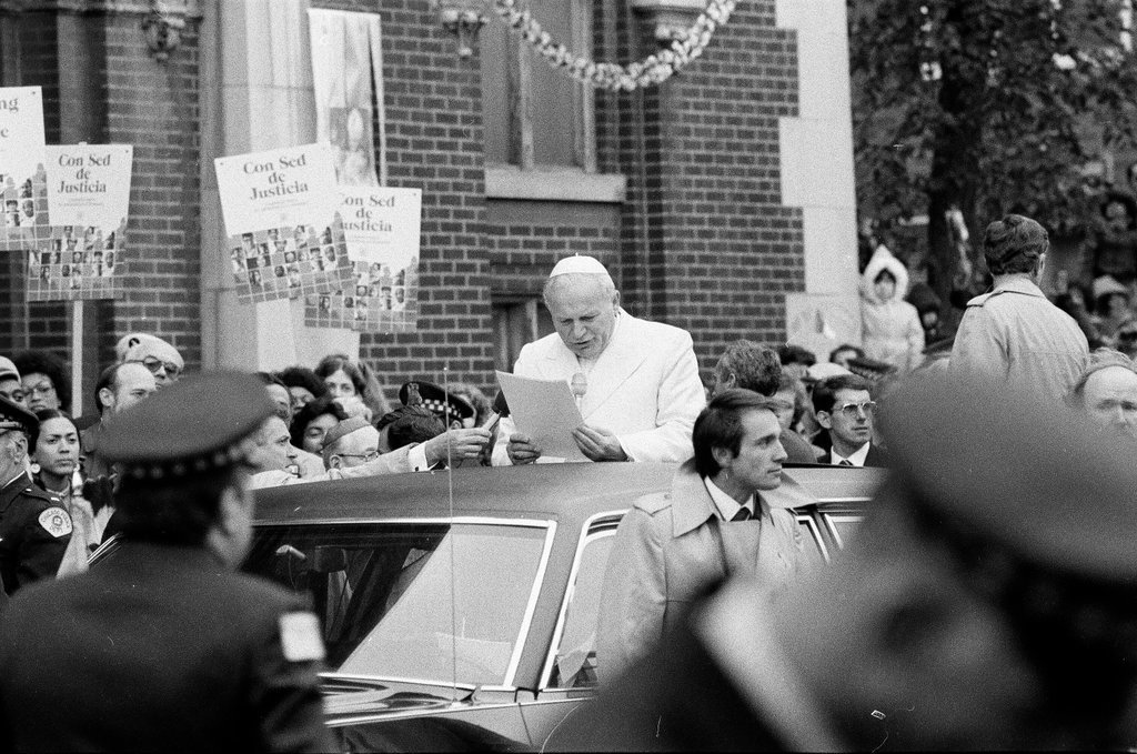 Pope John Paul II visits Chicago - Bob (Robert) Black for Chicago Sun-Times