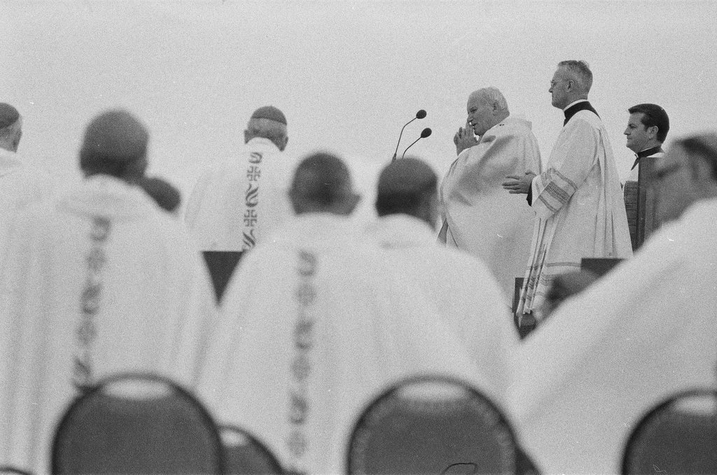 Pope John Paul II visits Chicago - Bob (Robert) Black for Chicago Sun-Times