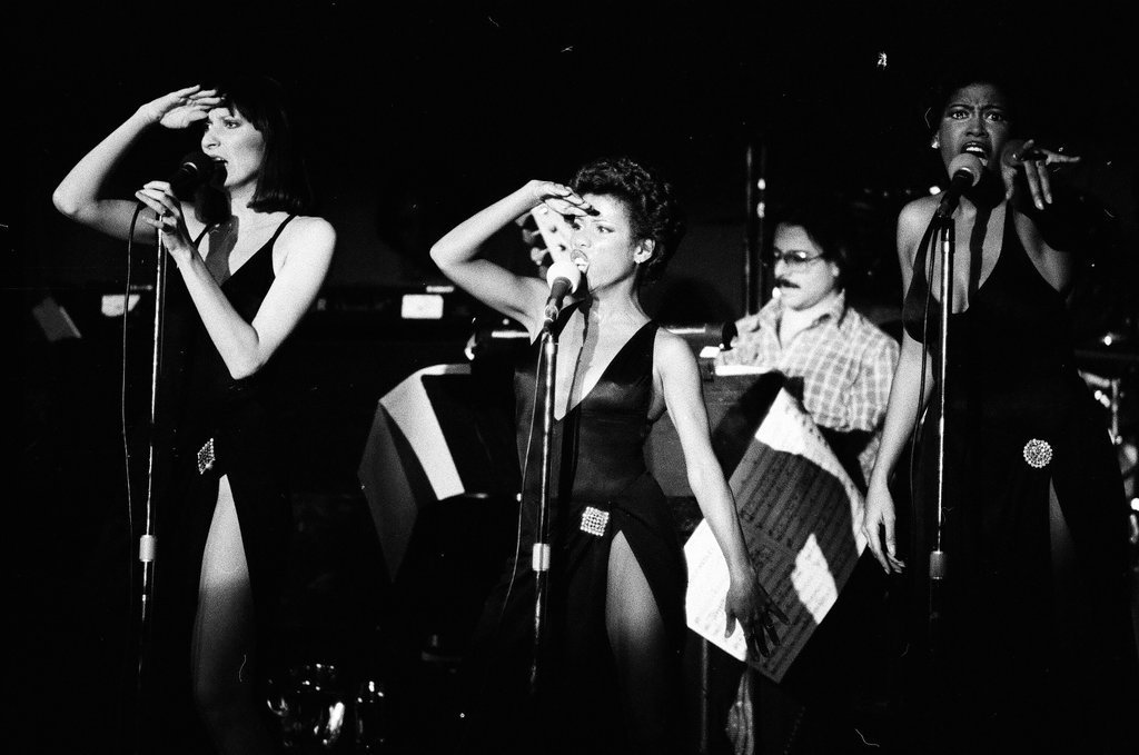 Bette Midler performs at Park West - Martha Hartnett for Chicago Sun-Times