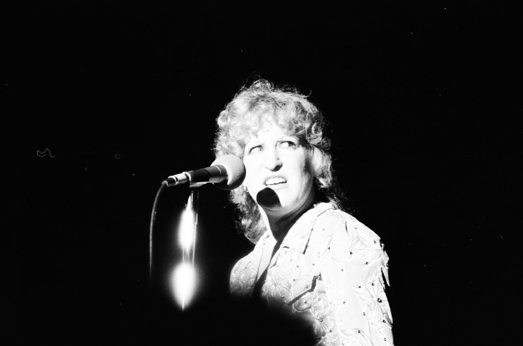 Bette Midler performs at Park West - Martha Hartnett for Chicago Sun-Times