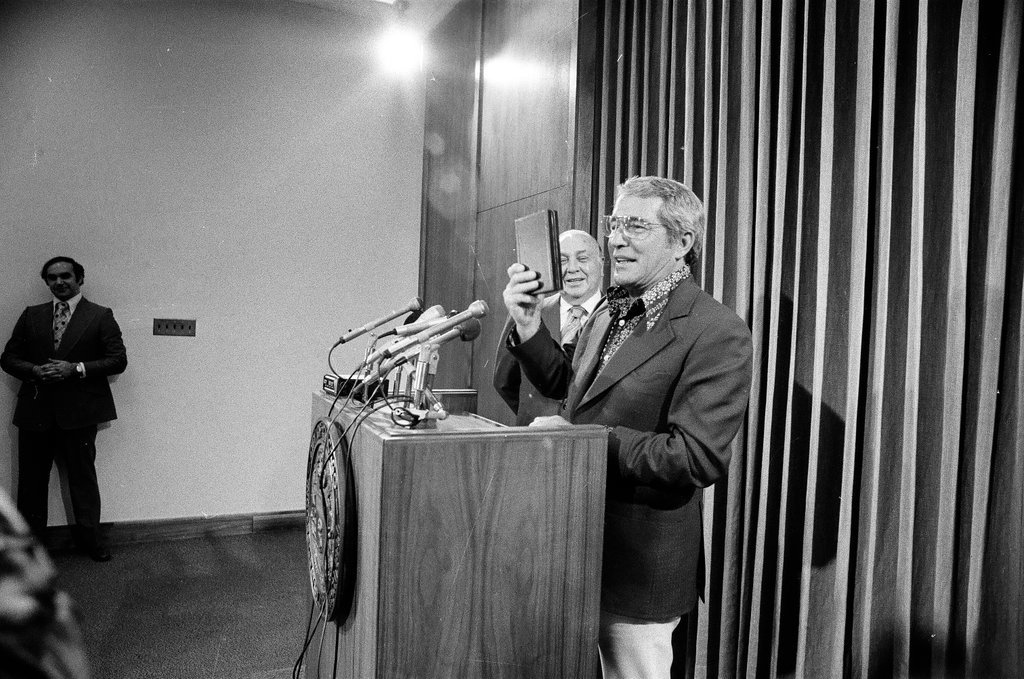 Perry Como meets with Richard J. Daley - James (Jim) Klepitsch for Chicago Sun-Times