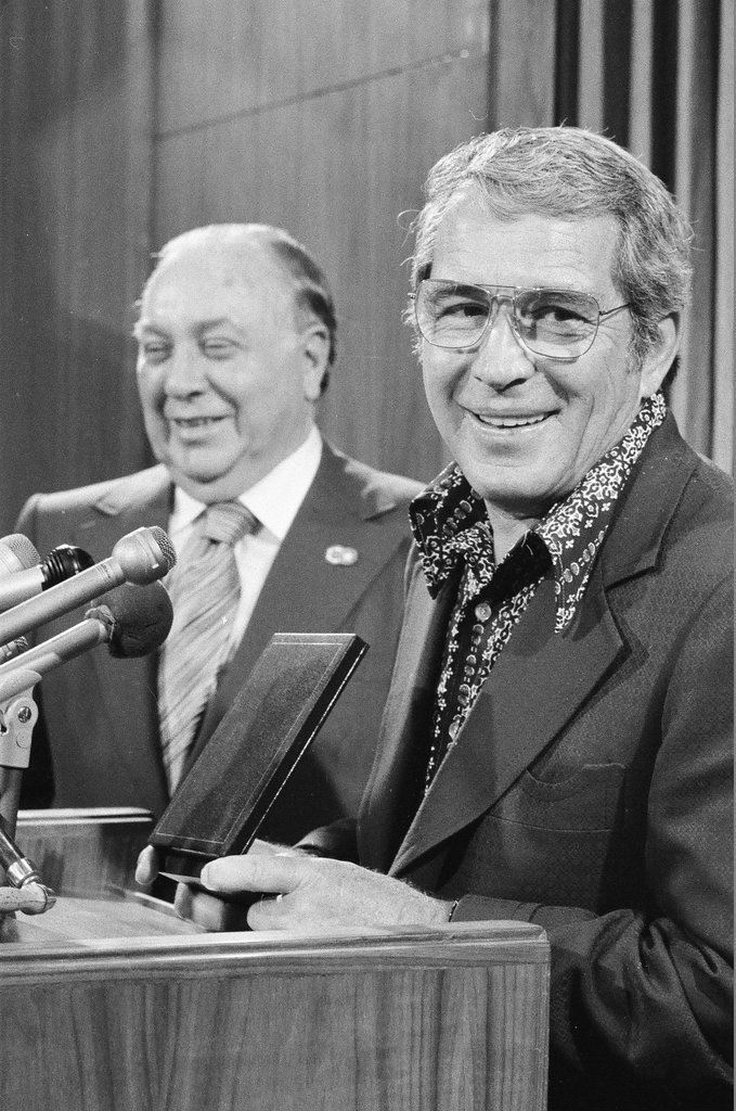Perry Como meets with Richard J. Daley - James (Jim) Klepitsch for Chicago Sun-Times