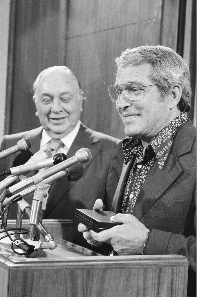 Perry Como meets with Richard J. Daley - James (Jim) Klepitsch for Chicago Sun-Times
