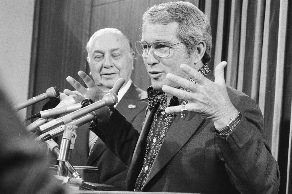 Perry Como meets with Richard J. Daley - James (Jim) Klepitsch for Chicago Sun-Times