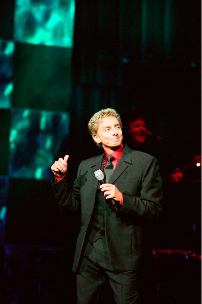 Barry Manilow  performs at Rosemont Theatre - Jon Sall for Chicago Sun-Times