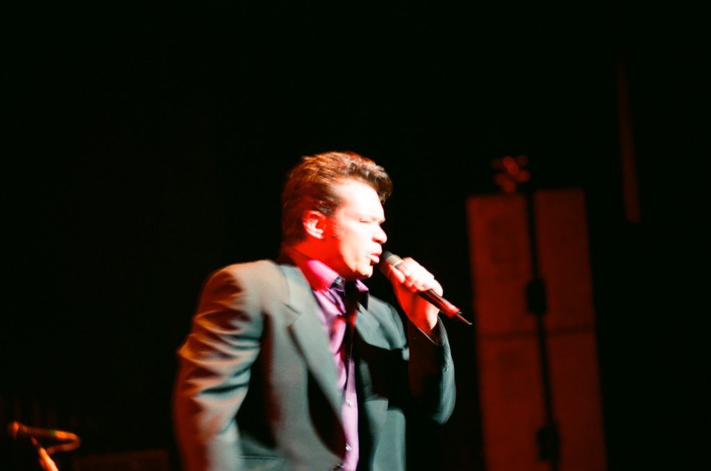 John Mellencamp performs in Rosemont Theatre - Dom Najolia for Chicago Sun-Times