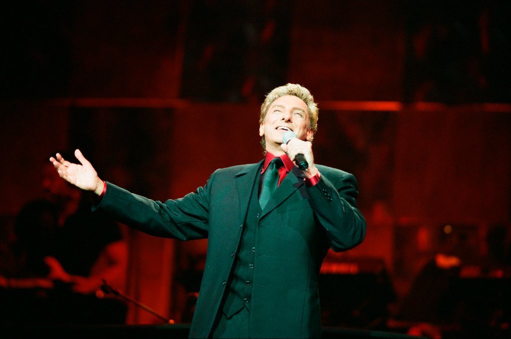 Barry Manilow  performs at Rosemont Theatre - Jon Sall for Chicago Sun-Times