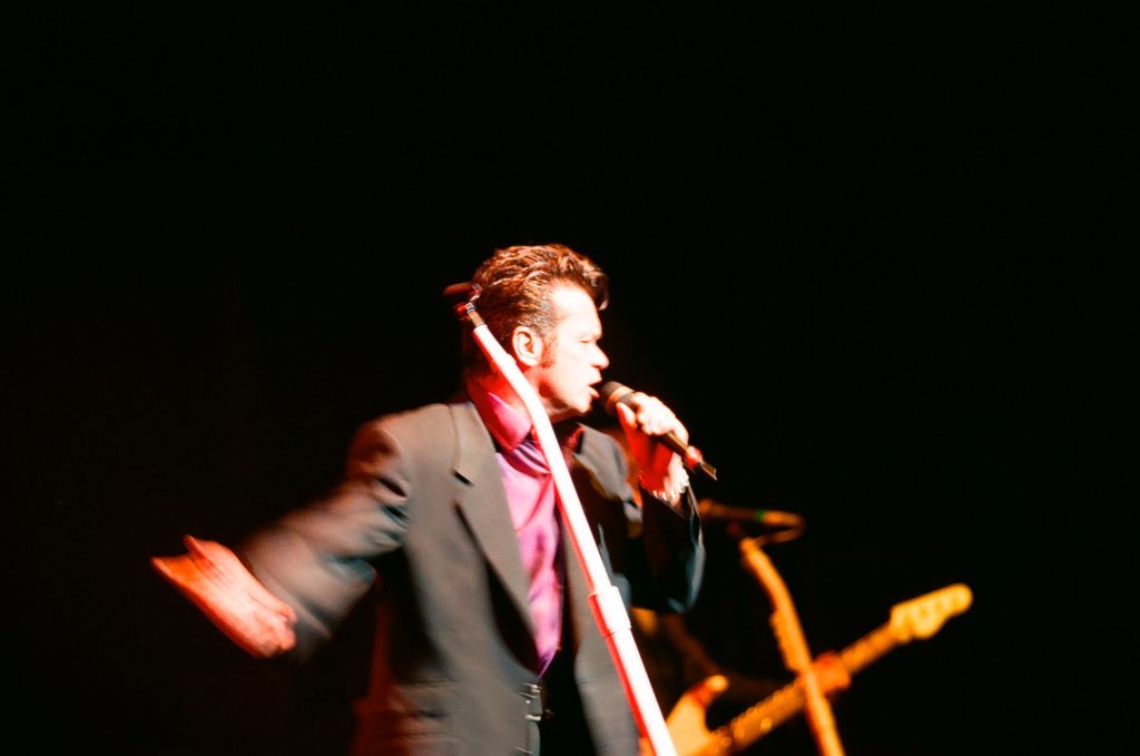 John Mellencamp performs in Rosemont Theatre - Dom Najolia for Chicago Sun-Times