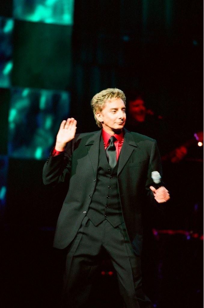Barry Manilow  performs at Rosemont Theatre - Jon Sall for Chicago Sun-Times