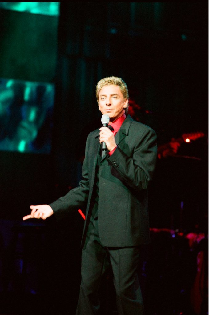 Barry Manilow  performs at Rosemont Theatre - Jon Sall for Chicago Sun-Times