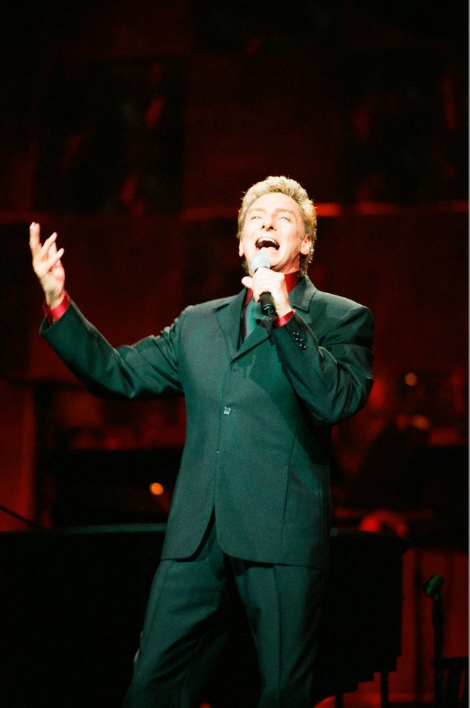 Barry Manilow  performs at Rosemont Theatre - Jon Sall for Chicago Sun-Times