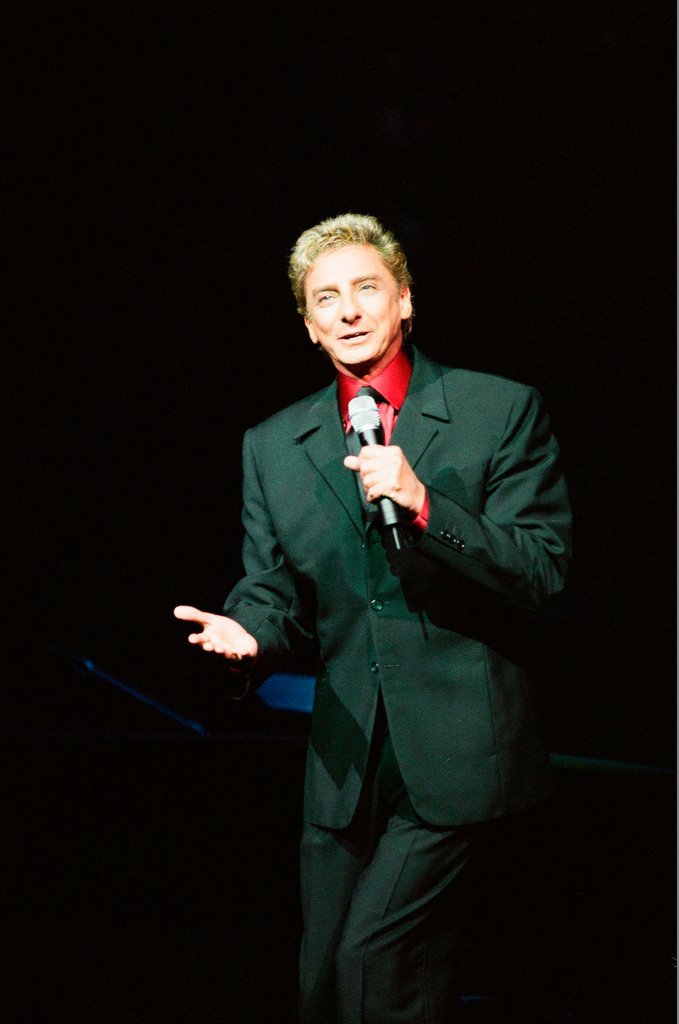 Barry Manilow  performs at Rosemont Theatre - Jon Sall for Chicago Sun-Times