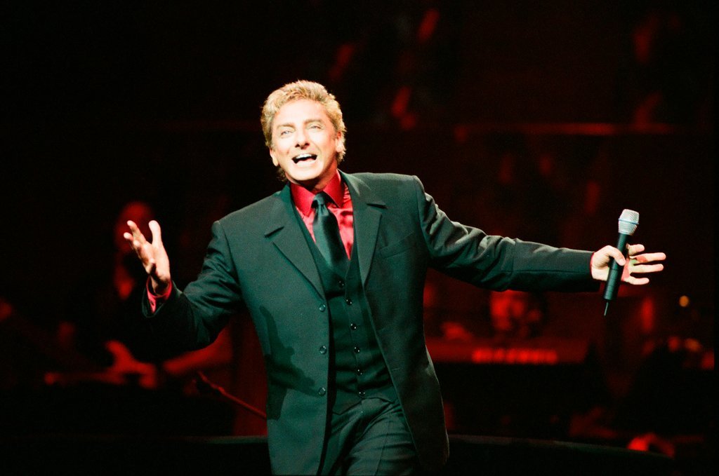 Barry Manilow  performs at Rosemont Theatre - Jon Sall for Chicago Sun-Times