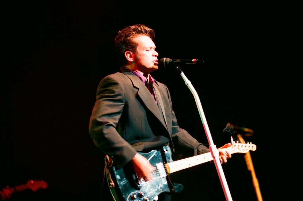 John Mellencamp performs in Rosemont Theatre - Dom Najolia for Chicago Sun-Times
