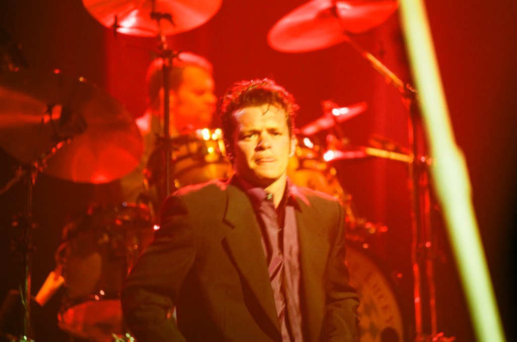 John Mellencamp performs in Rosemont Theatre - Dom Najolia for Chicago Sun-Times