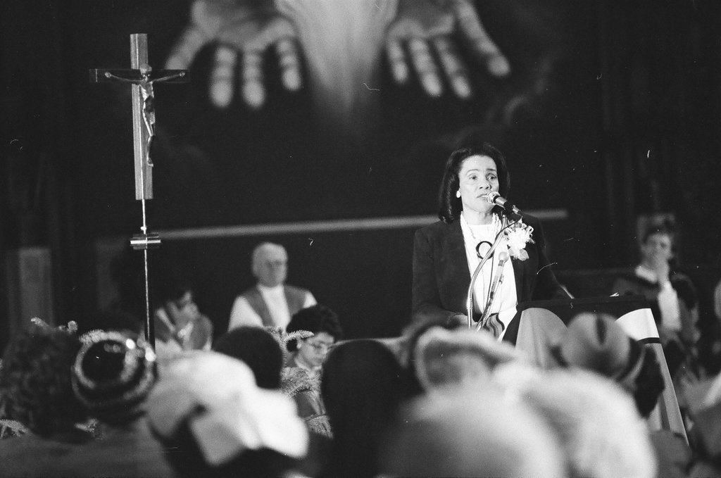 Coretta Scott King speaks at church - Reeve for Chicago Sun-Times