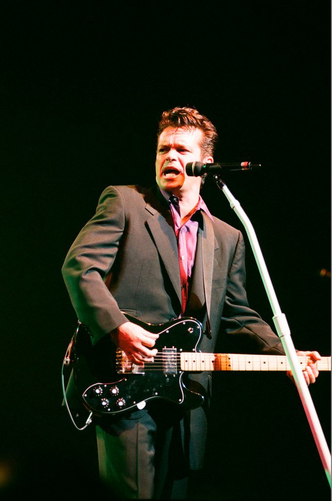 John Mellencamp performs in Rosemont Theatre - Dom Najolia for Chicago Sun-Times
