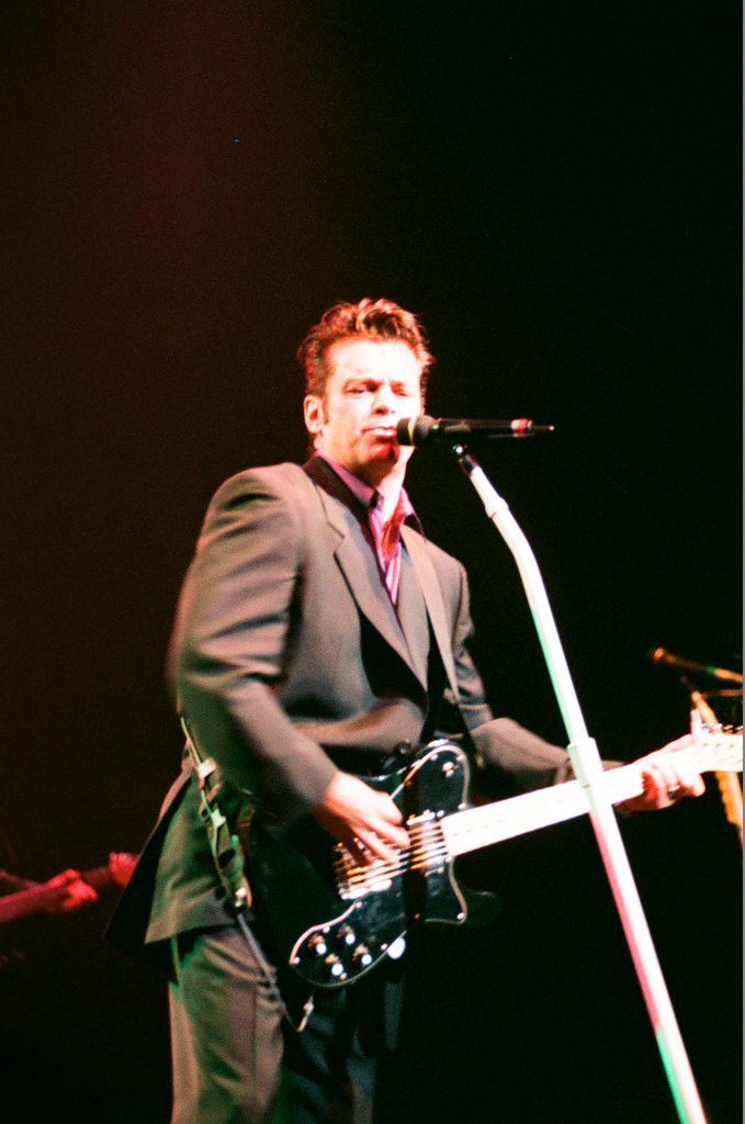 John Mellencamp performs in Rosemont Theatre - Dom Najolia for Chicago Sun-Times