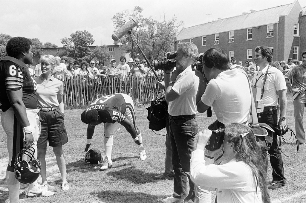 Sarah Purcell practices with the Chicago Bears - Reeve for Chicago Sun-Times