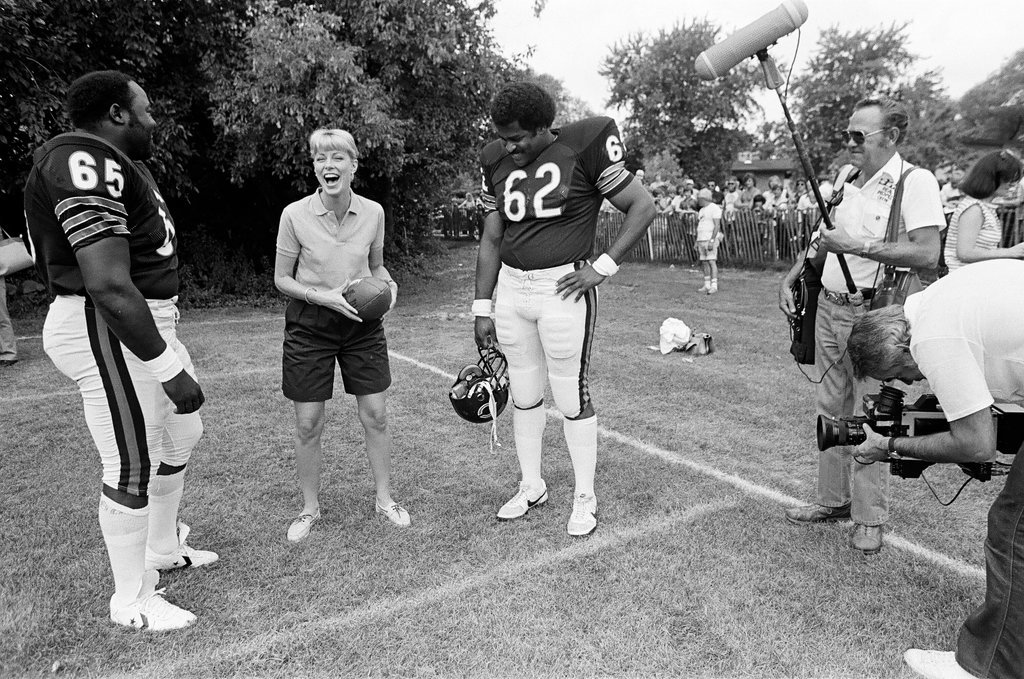 Sarah Purcell practices with the Chicago Bears - Reeve for Chicago Sun-Times