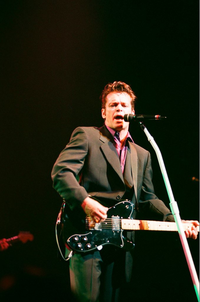John Mellencamp performs in Rosemont Theatre - Dom Najolia for Chicago Sun-Times