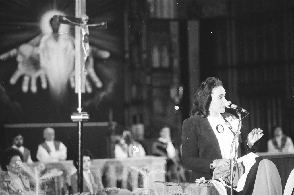 Coretta Scott King speaks at church - Reeve for Chicago Sun-Times