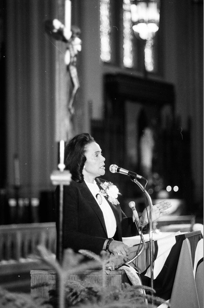 Coretta Scott King speaks at church - Reeve for Chicago Sun-Times