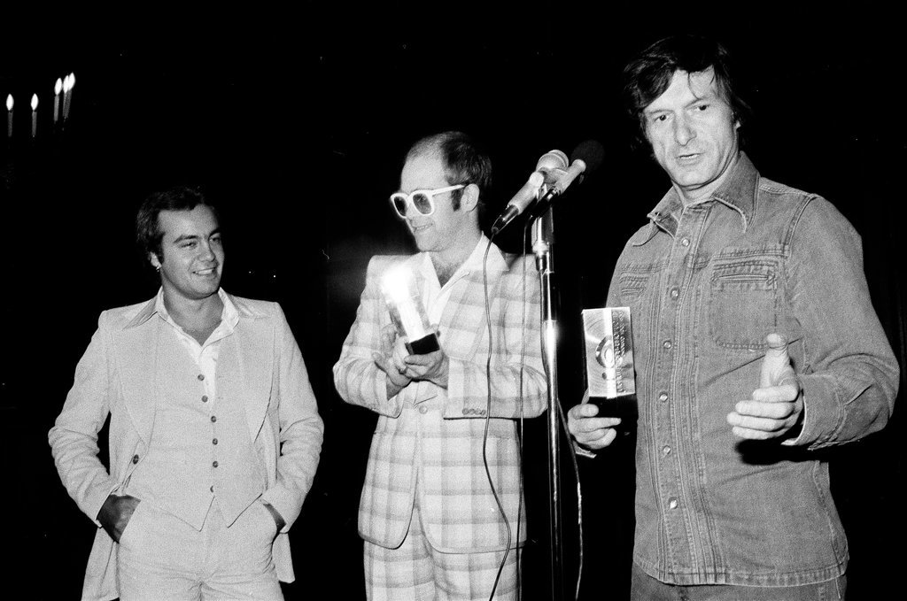 Hugh Hefner presents awards to Elton John - Larry Graff for Chicago Sun-Times