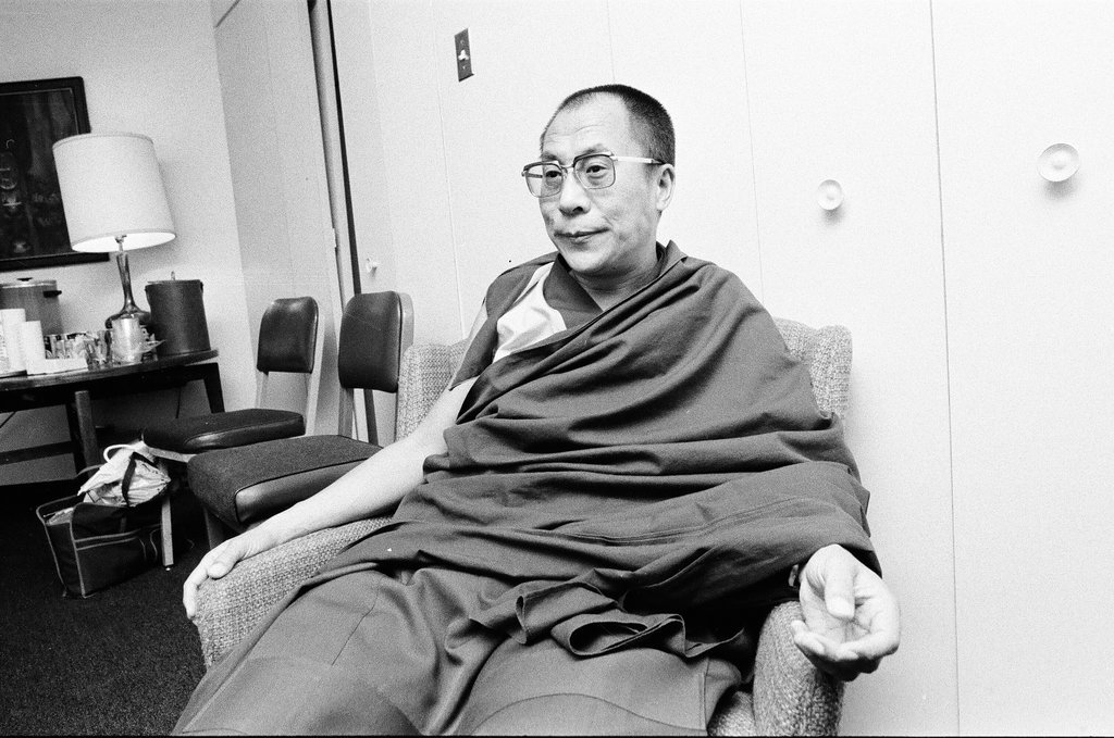 Dalai Lama arrives at O'Hare - Chuck (Charles) Kirman for Chicago Sun-Times