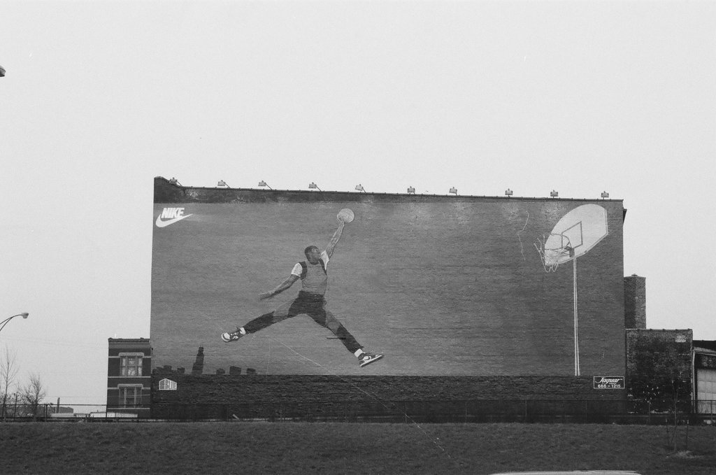 Michael Jordan mural - Jack Lenahan for Chicago Sun-Times