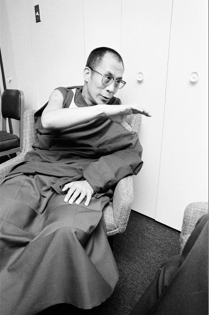 Dalai Lama arrives at O'Hare - Chuck (Charles) Kirman for Chicago Sun-Times