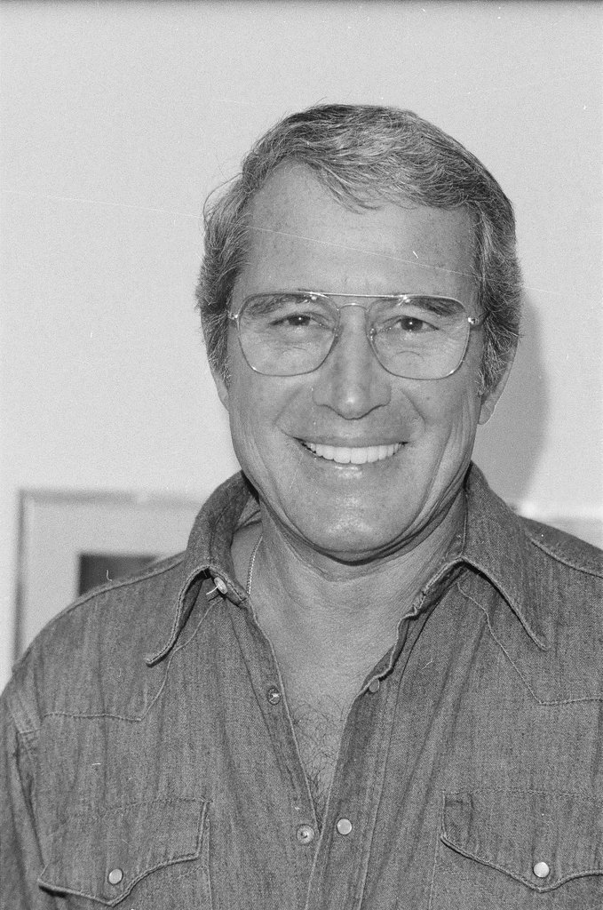 Perry Como close-up - Edmund Jarecki for Chicago Sun-Times