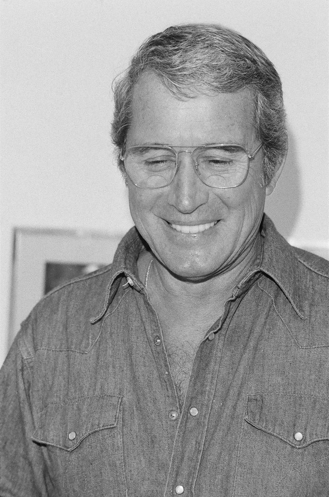 Perry Como close-up - Edmund Jarecki for Chicago Sun-Times