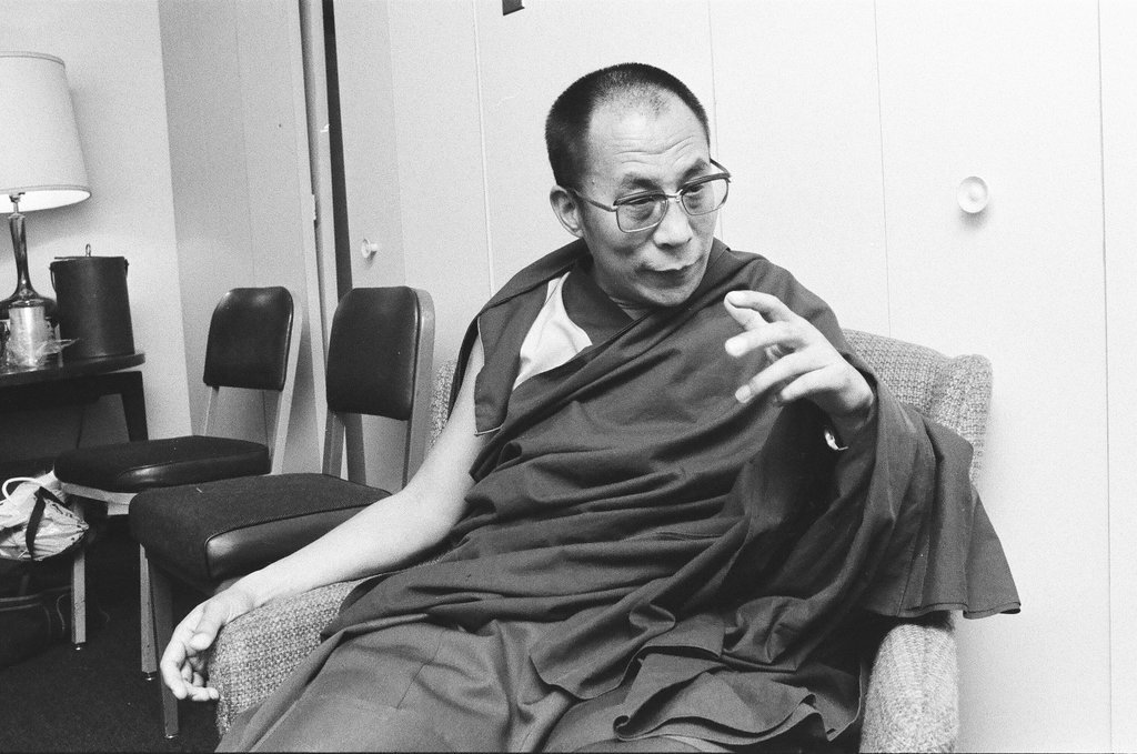 Dalai Lama arrives at O'Hare - Chuck (Charles) Kirman for Chicago Sun-Times