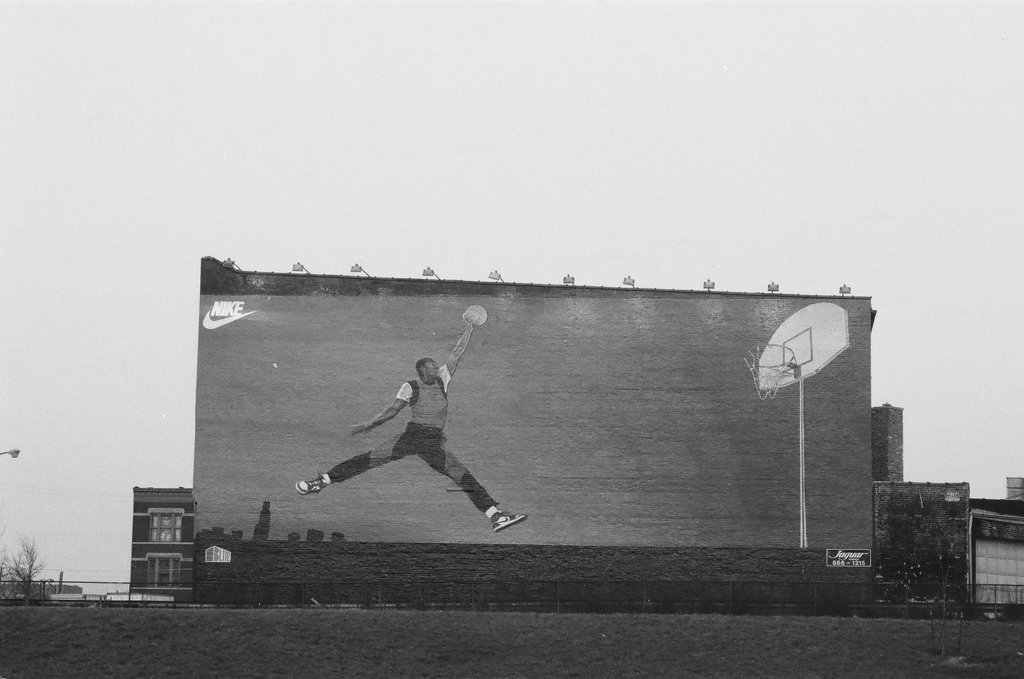 Michael Jordan mural - Jack Lenahan for Chicago Sun-Times