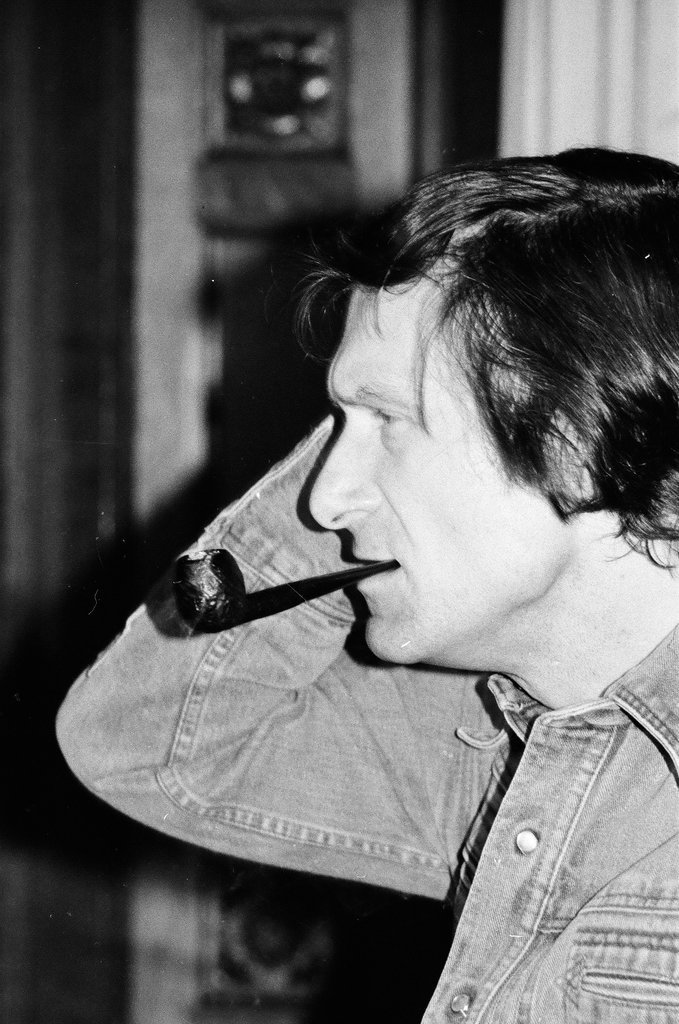 Hugh Hefner presents awards to Elton John - Larry Graff for Chicago Sun-Times