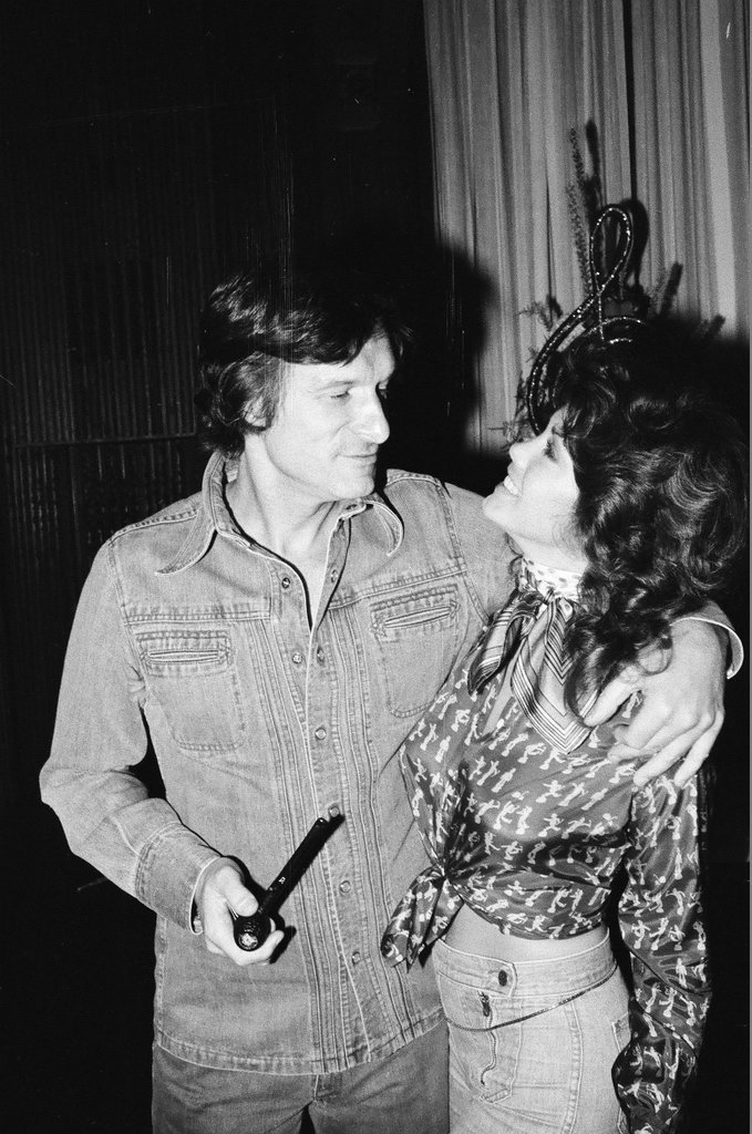 Hugh Hefner presents awards to Elton John - Larry Graff for Chicago Sun-Times