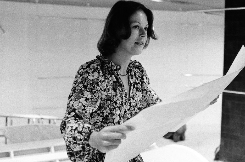 Christie Hefner in unfinished Playboy Club - Ray Burley for Chicago Sun-Times