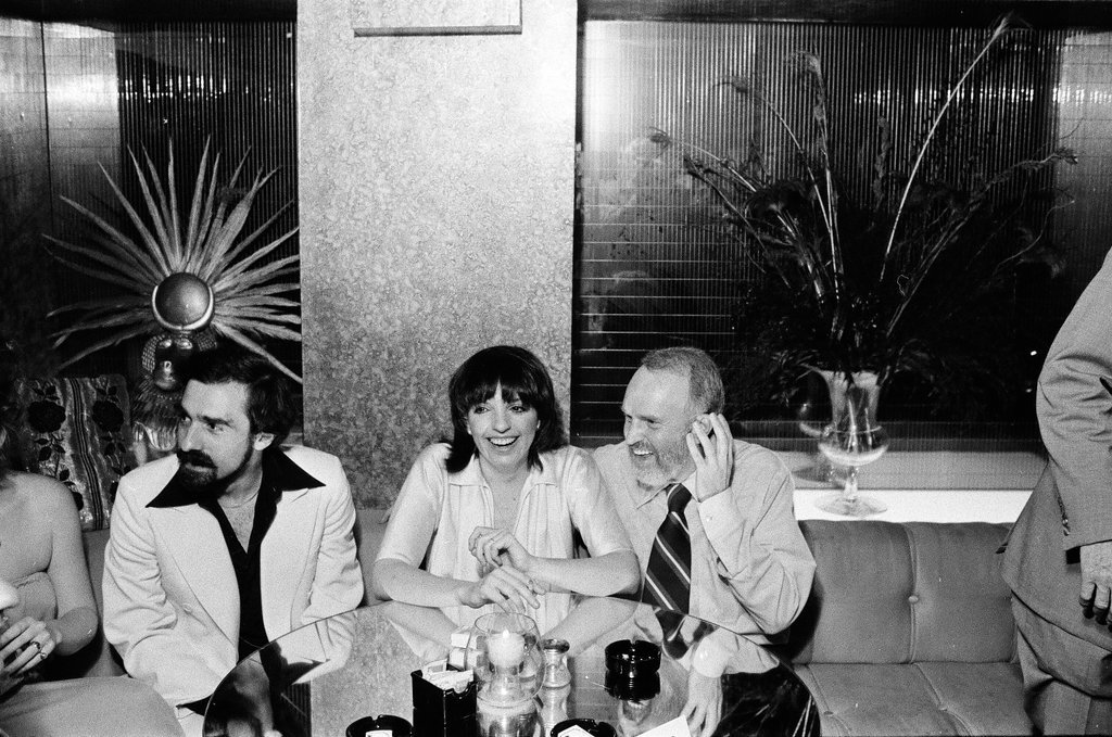 Liza Minnelli at a restaurant - Don Bierman for Chicago Sun-Times