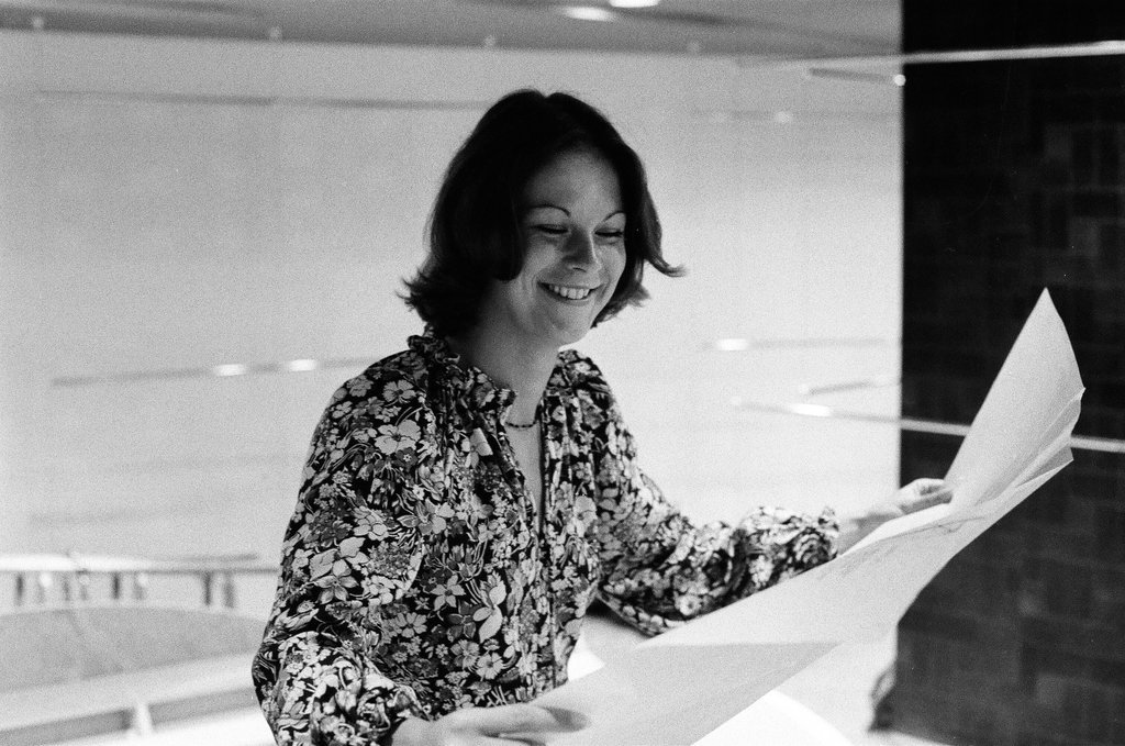 Christie Hefner in unfinished Playboy Club - Ray Burley for Chicago Sun-Times